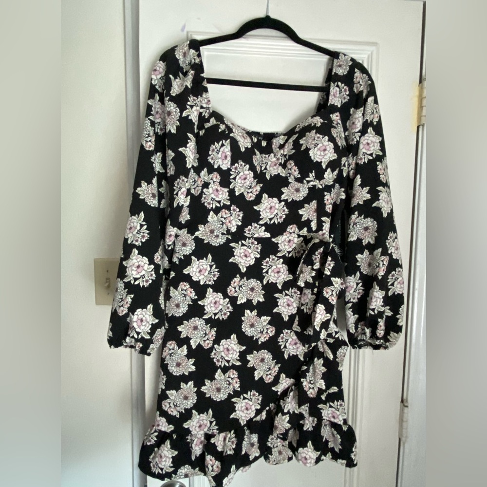 NWOT As U Wish Black Floral Long Sleeve Dress with Sweetheart Neckline | XL